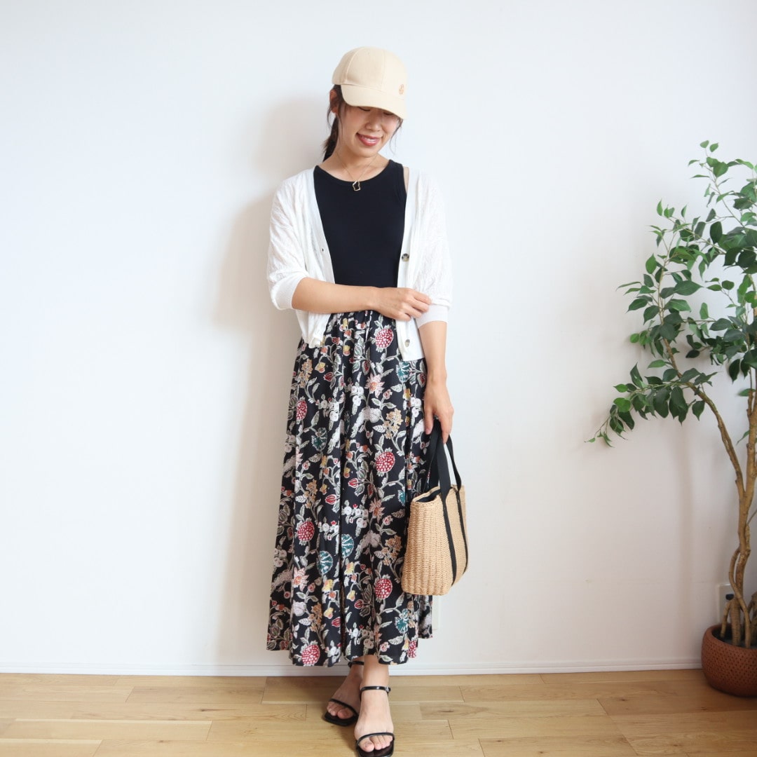 夏コーデ
花柄
スカート