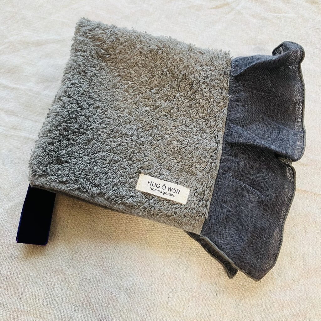 【HUG Ō WäR home & garden】リネンフリルハンドタオルとLIBERTY pt. フラットポーチがお気に入り！