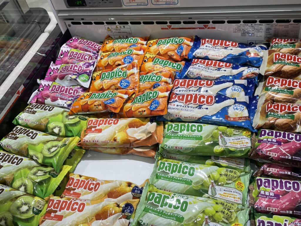 ミュージアムショップ　たくさんの種類のパピコ