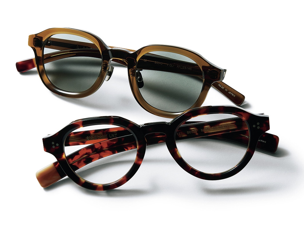 Sunglasses：BLANC..（上）
Glasses：BLANC..（下）