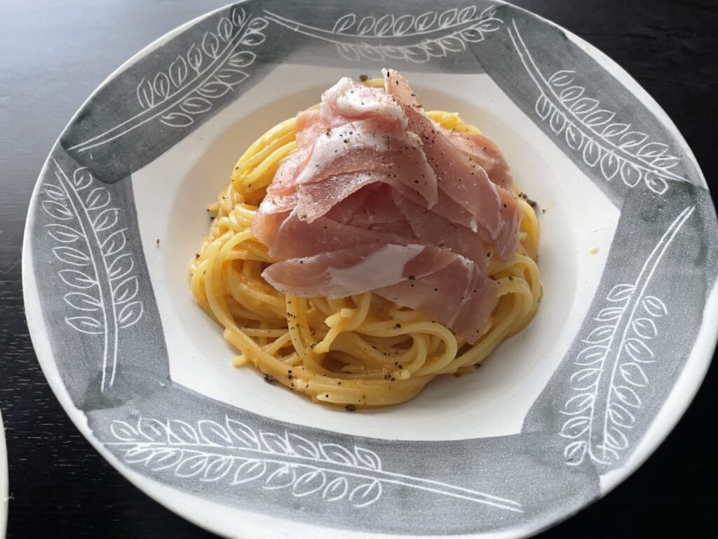 長谷川あかりさんのレシピ「フライパンいらずのカルボナーラ」を40代主婦が作ってみた写真【その2】