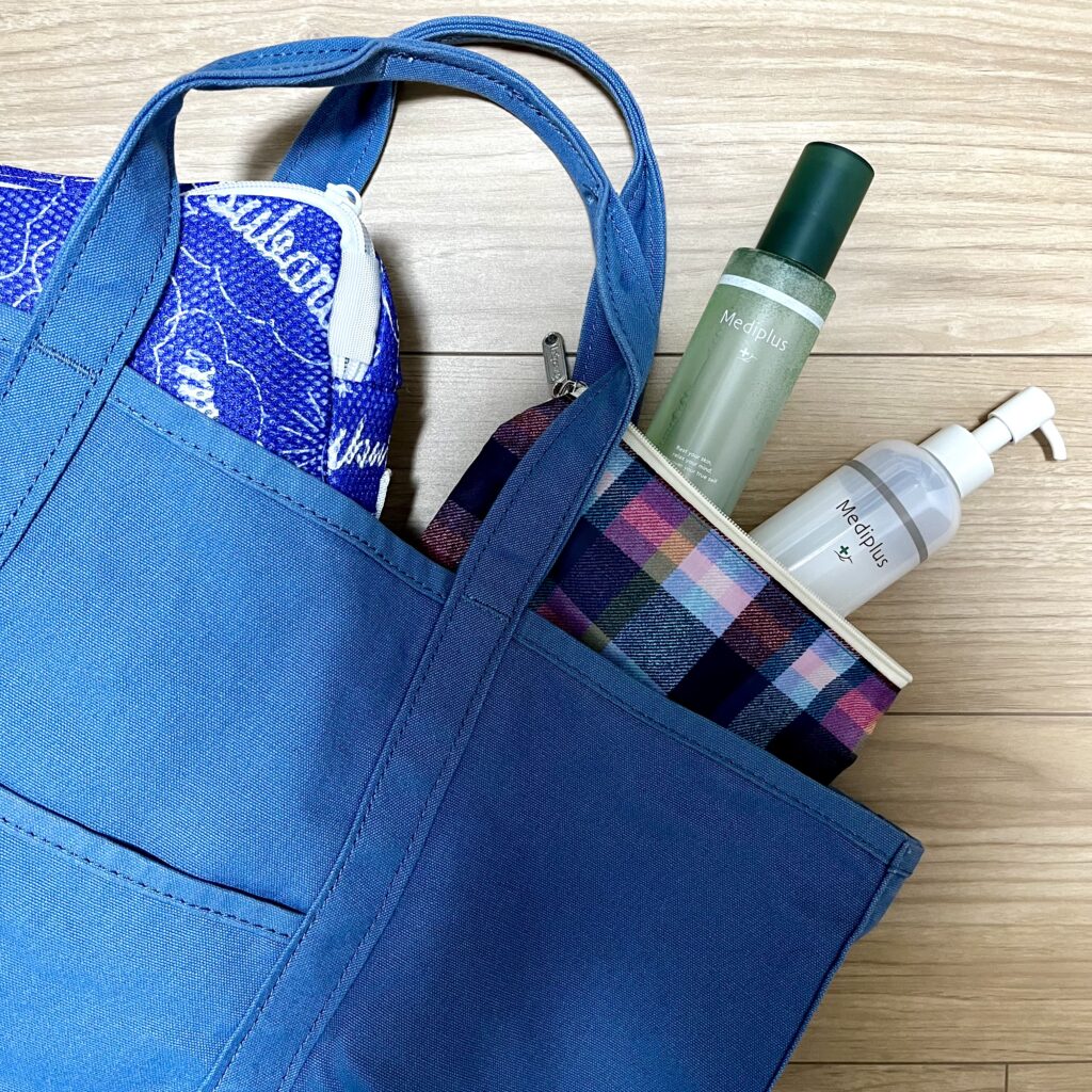 バッグ　化粧品