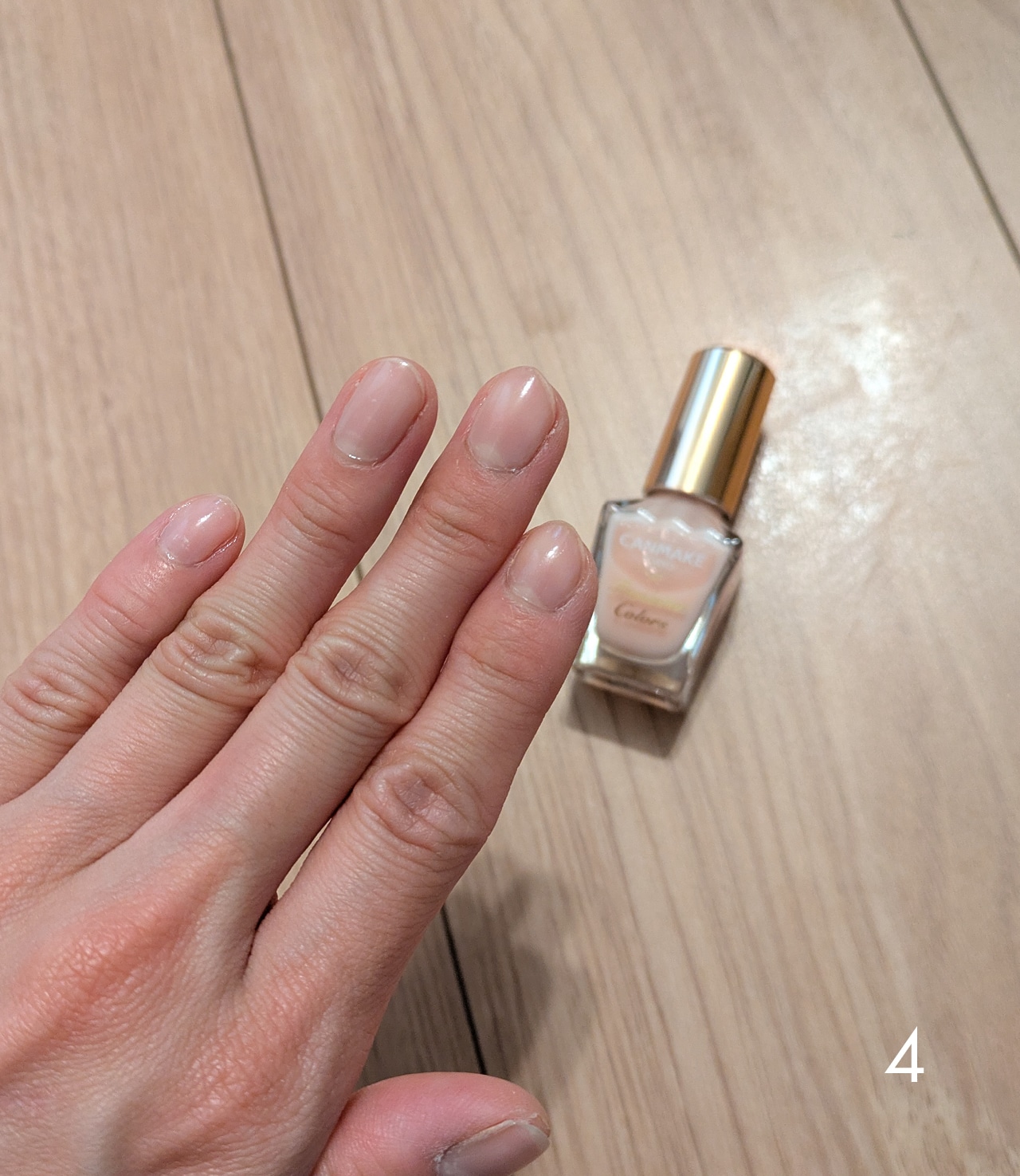 「寝かしつけ後、久しぶりにセルフネイルを。サッとワンカラー塗るだけでしたが、自分でやりたいことを決めて、自分のために実践できたことがよいリフレッシュに」