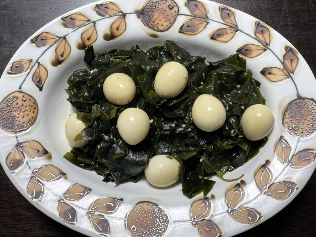 コウケンテツさんのレシピ「ワカメとウズラ卵の炒めナムル」を40代主婦が作ってみた写真