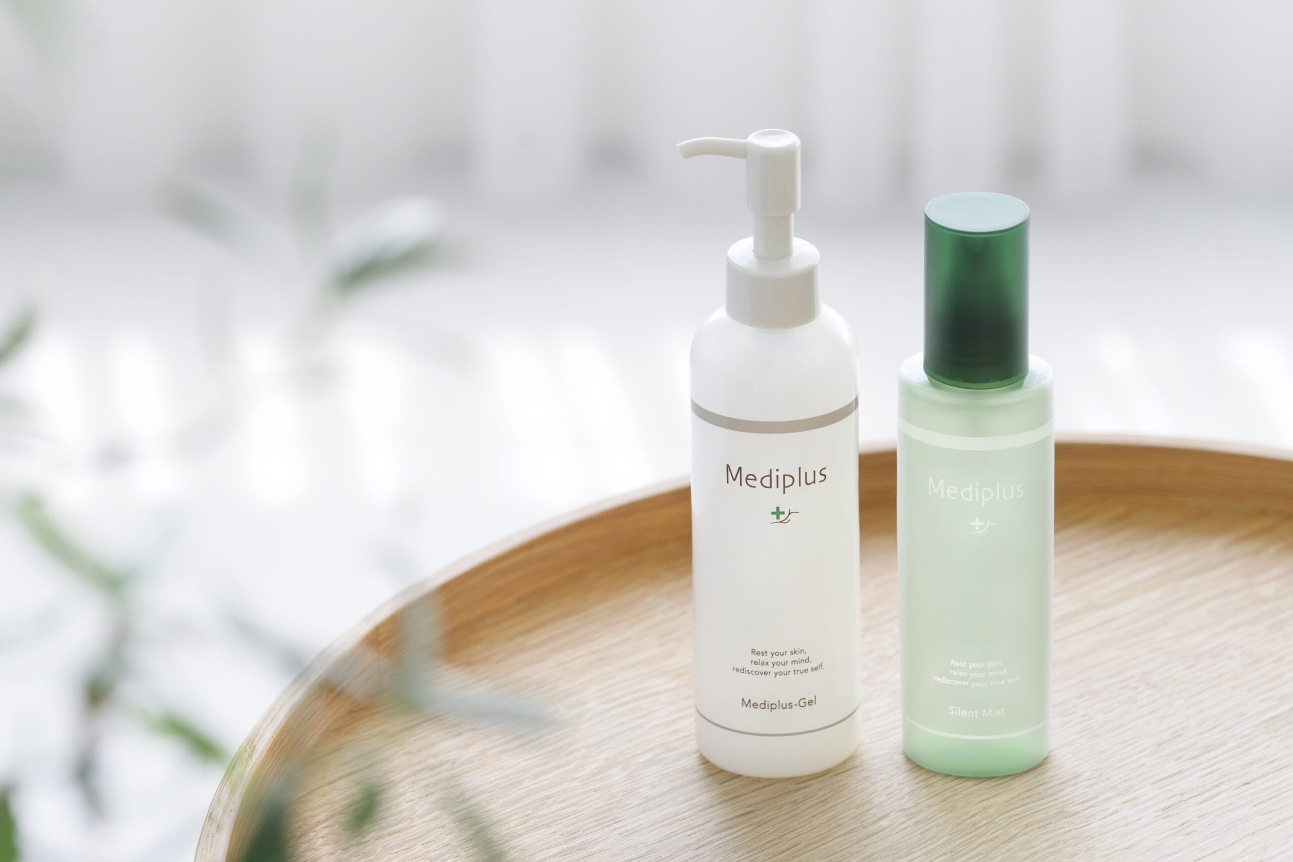 【敏感肌の40代ママライターがお試し！】ベタベタ・チリチリ・インナードライ…“肌のノイズ”はメディプラスのミストとゲルで