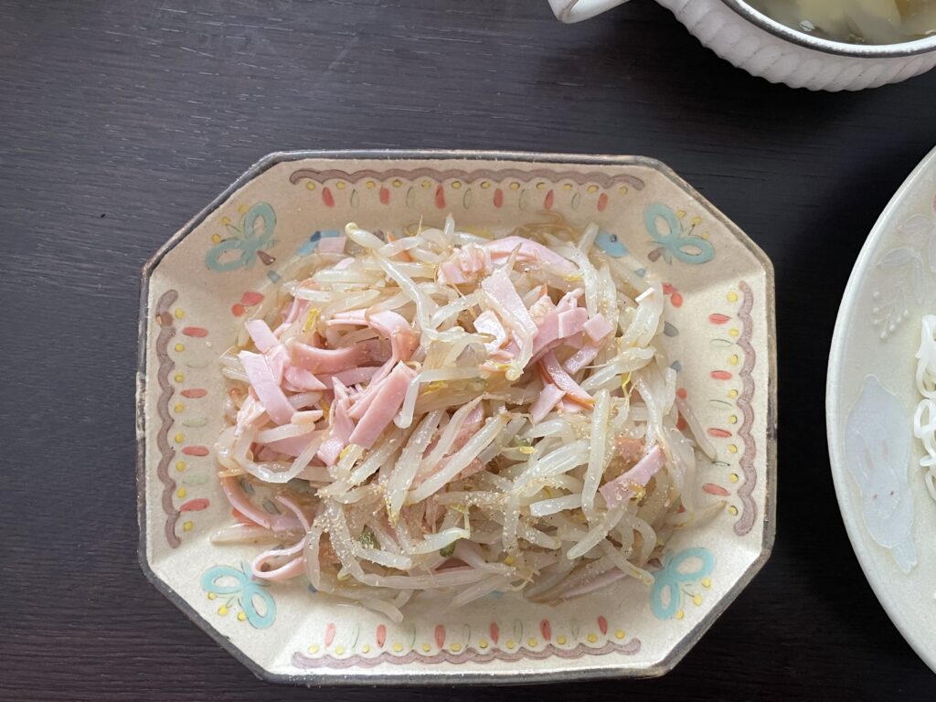ぐっち夫婦のレシピ「もやしとハムの中華ナムル」を40代主婦が作ってみた写真