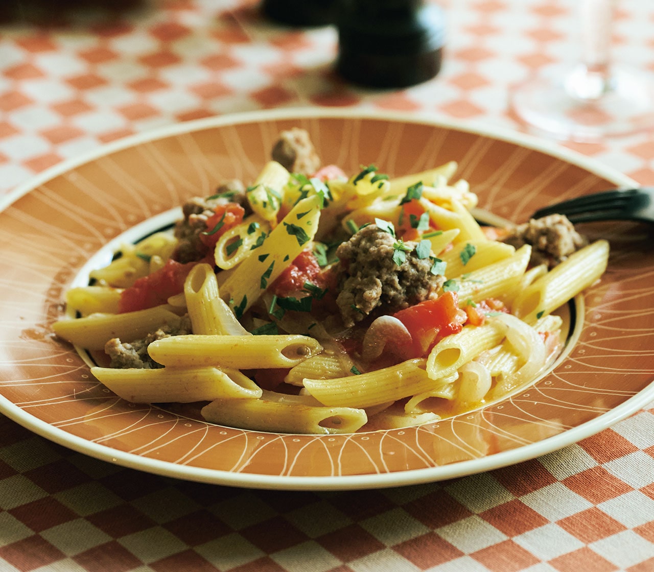 トマトで軽やかな味わいに！「ちぎりミートボール入りトマトペンネ」レシピ／近藤幸子さん