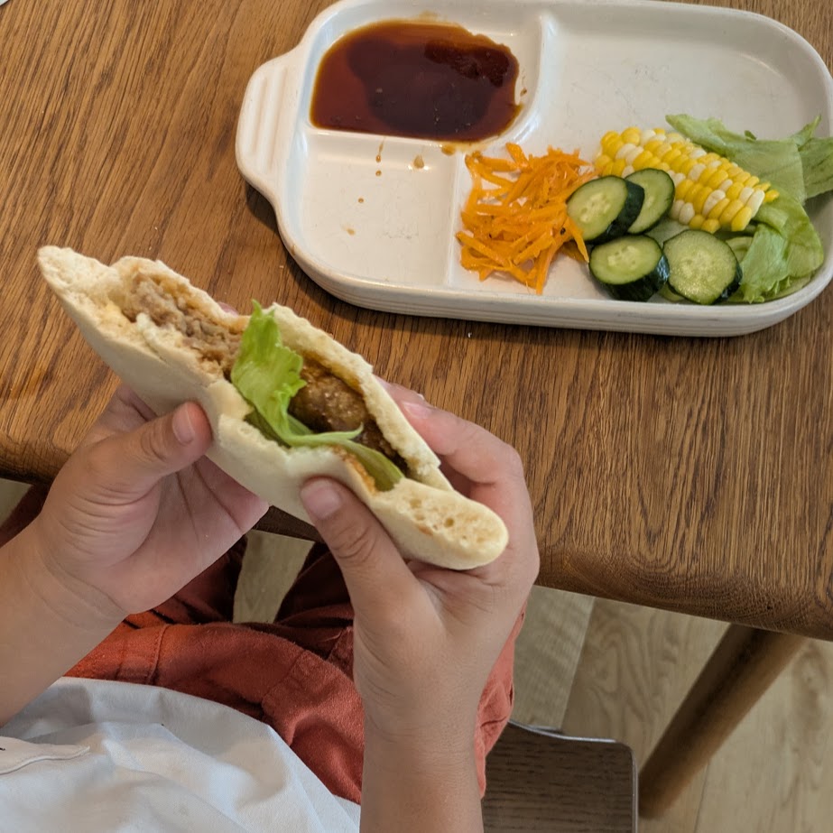 夏休み　おひるごはん　ピタパンサンド