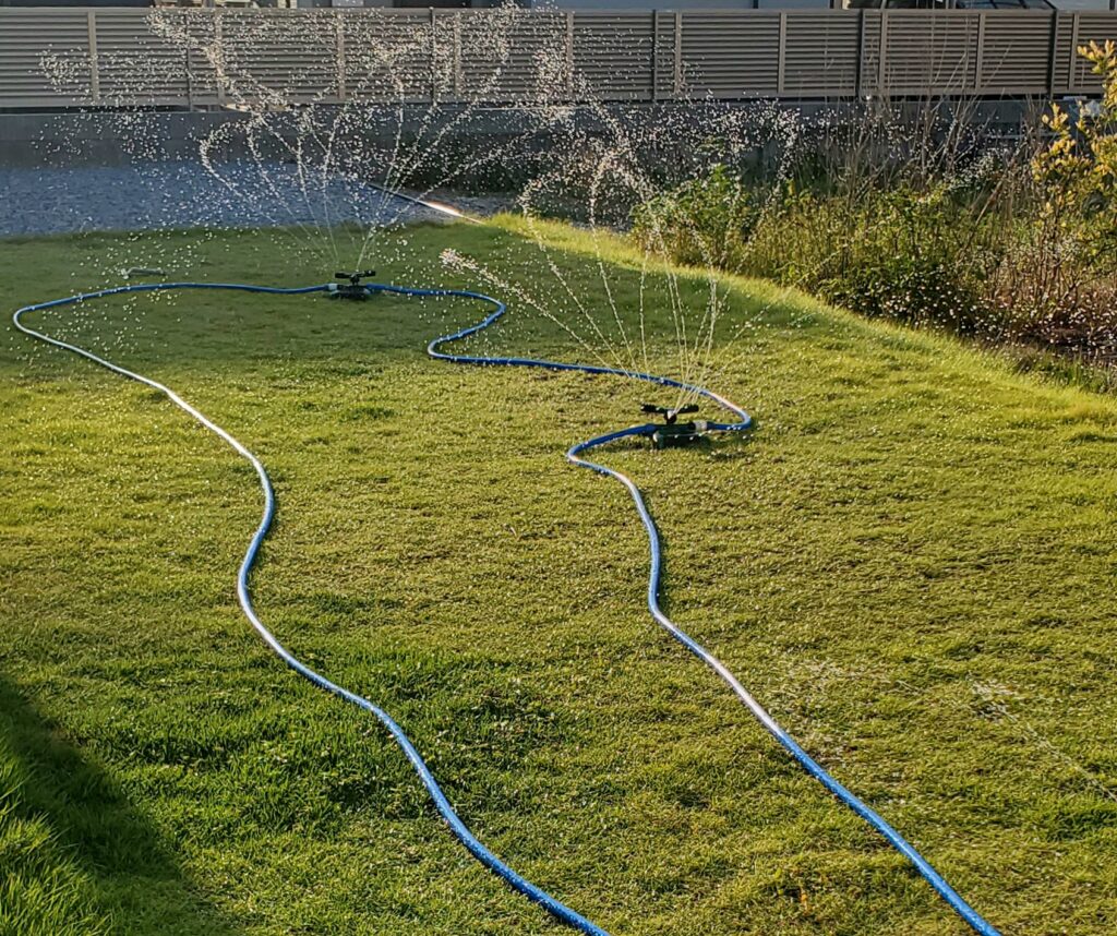 簡易スプリンクラー、芝生の水やり