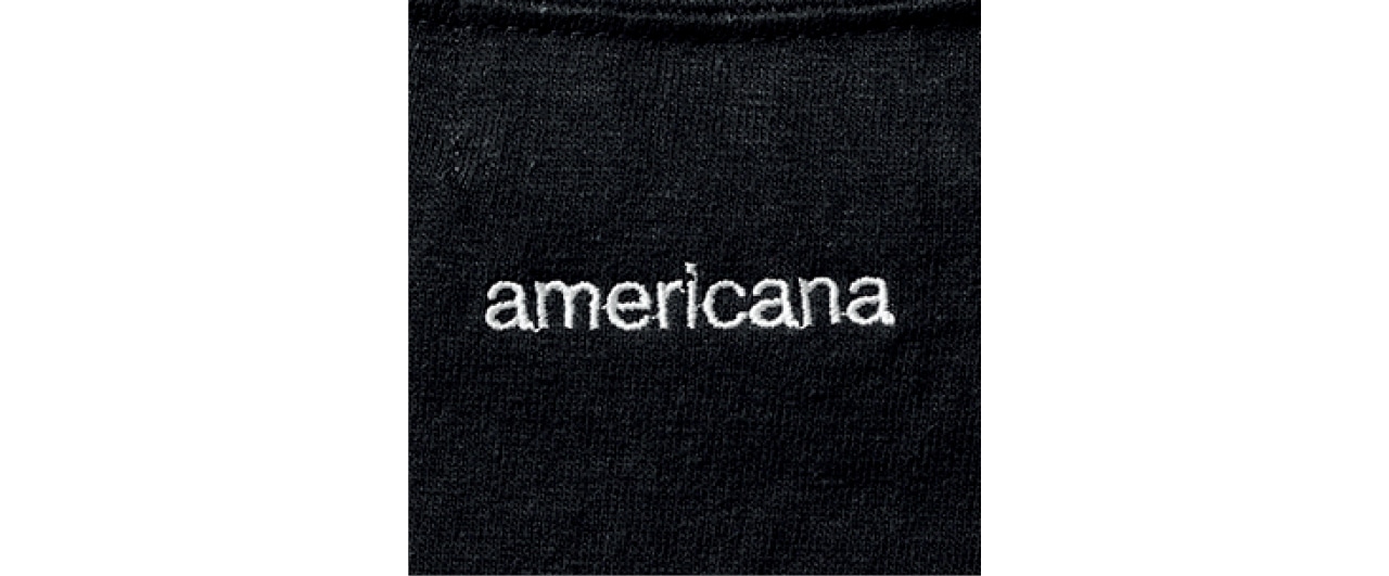 ロンTと同様に首の後部にamericanaの刺しゅう。