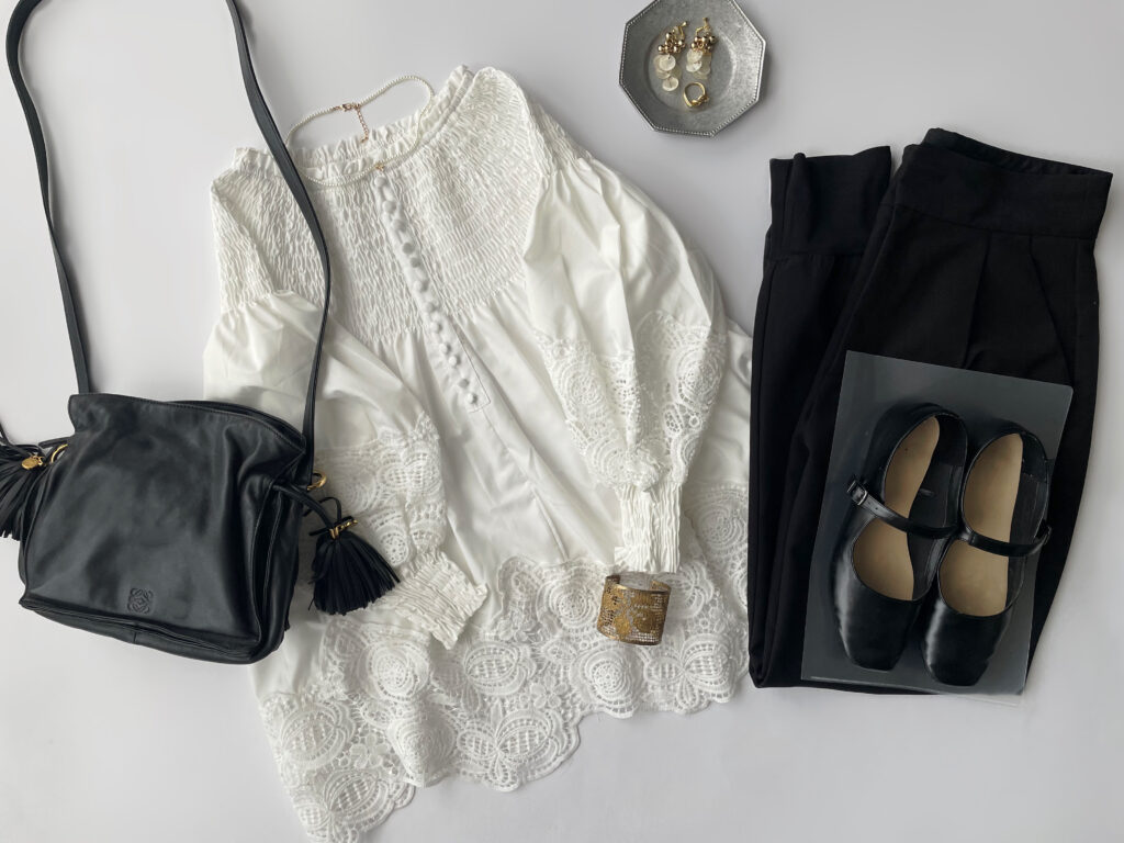 40代女性の2025年8月初旬コーデのフラットレイ画像【その5】