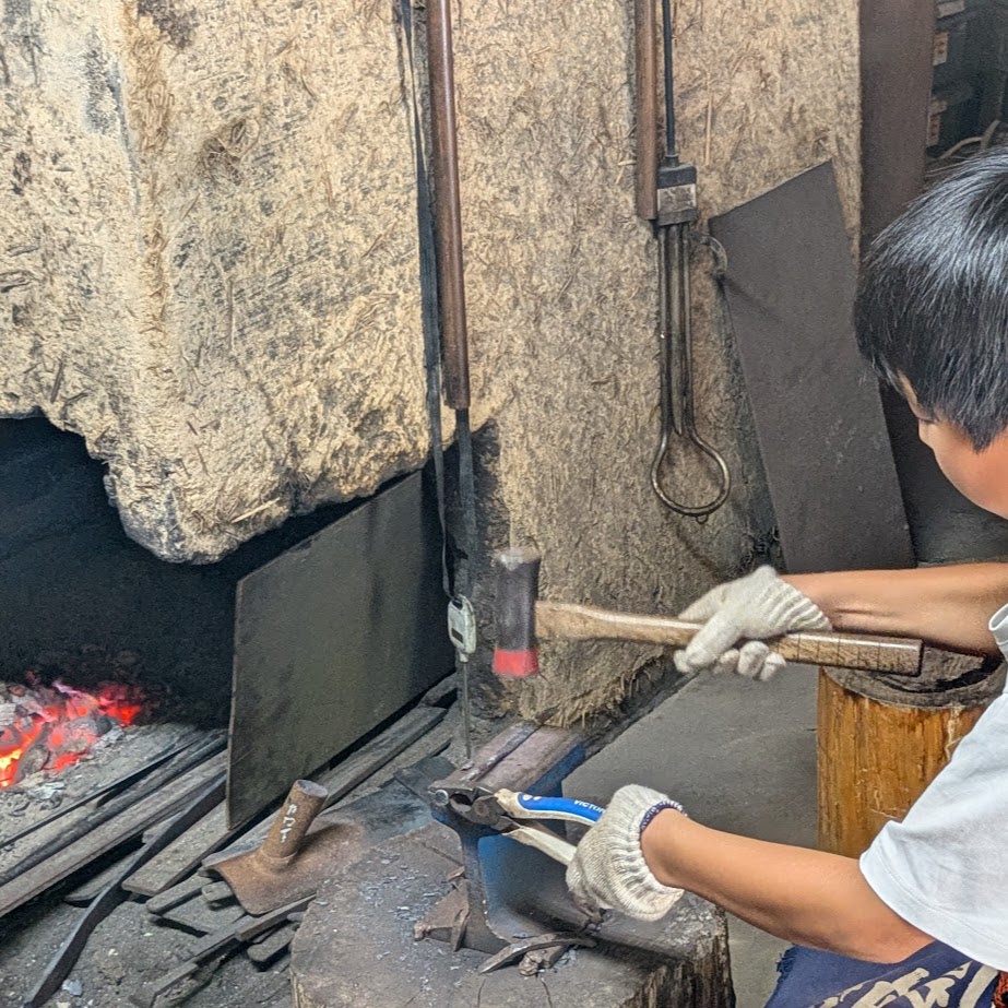 鍛冶屋体験　子供　ナイフ作り