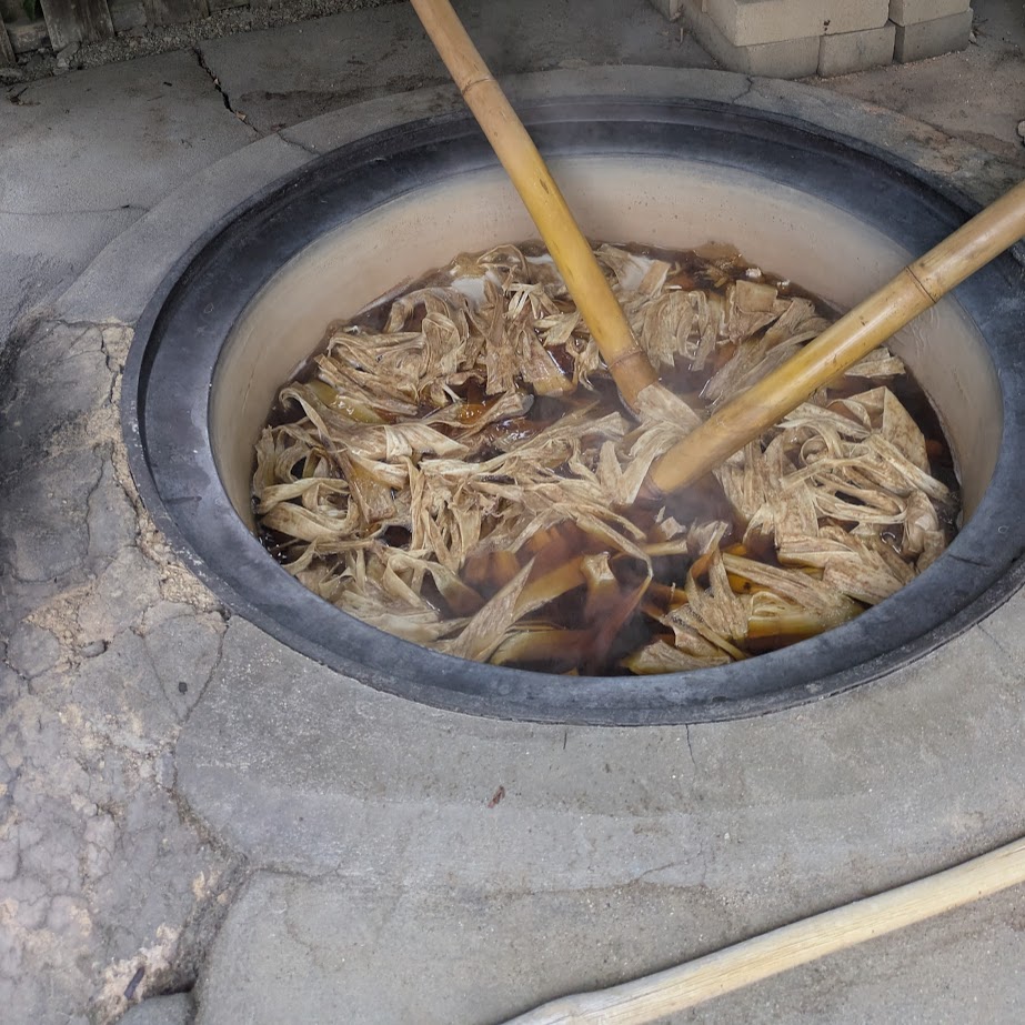 こうぞ　煮る　和紙つくり