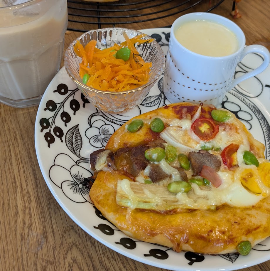 LEE100人隊が作った、ピザパンランチプレート