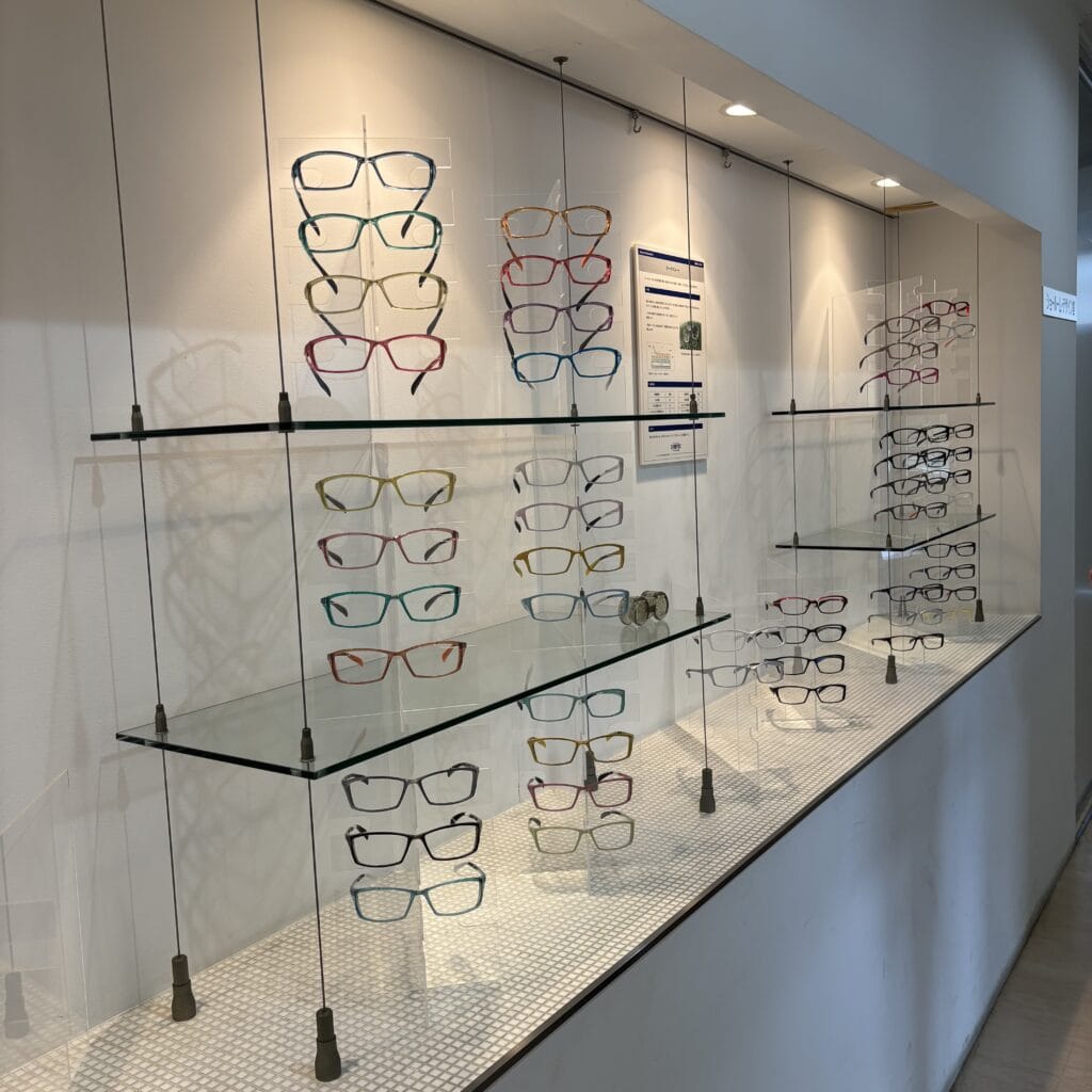 眼鏡市場工場見学