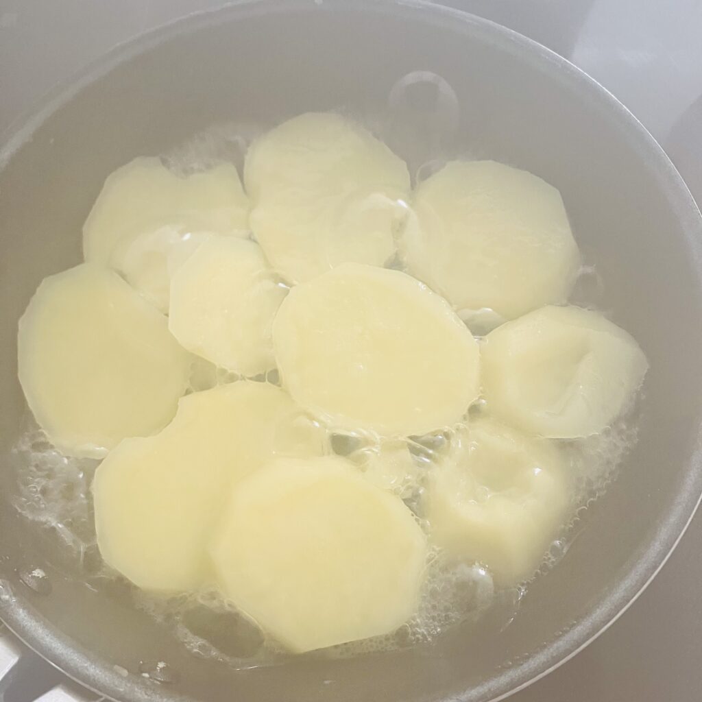 【LEEレシピ】栗原はるみさん「じゃがいものカリカリソテー」レシピは、おやつにも！