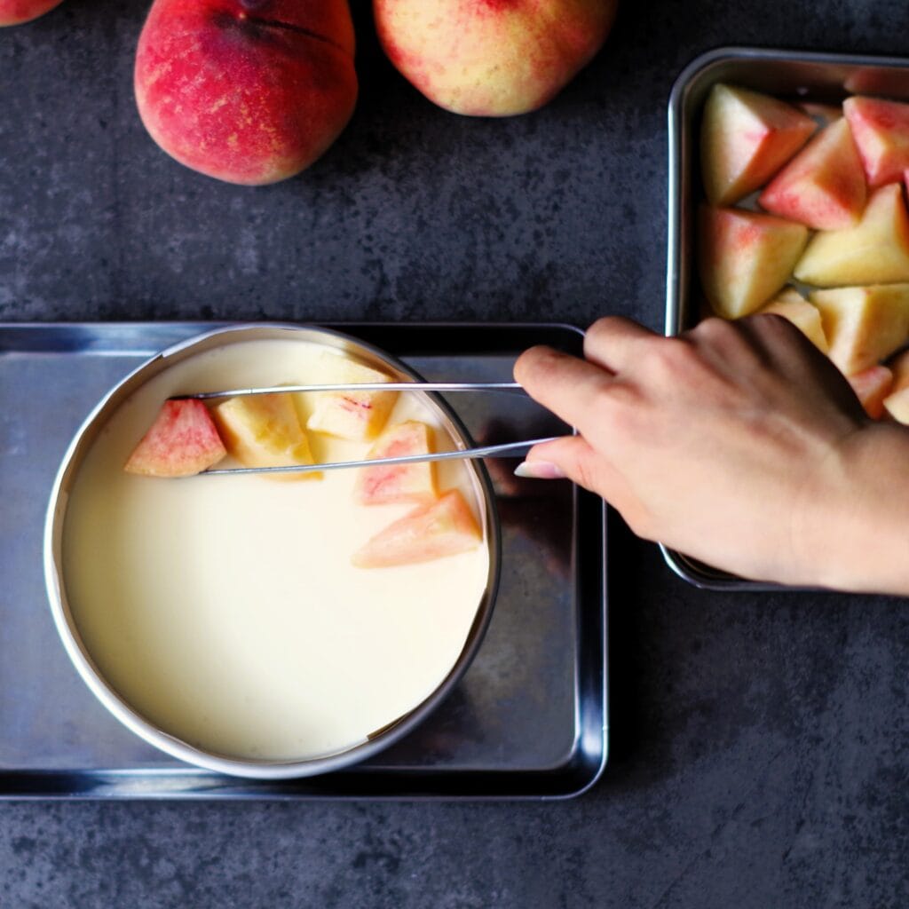 桃のレアチーズタルト　製作工程