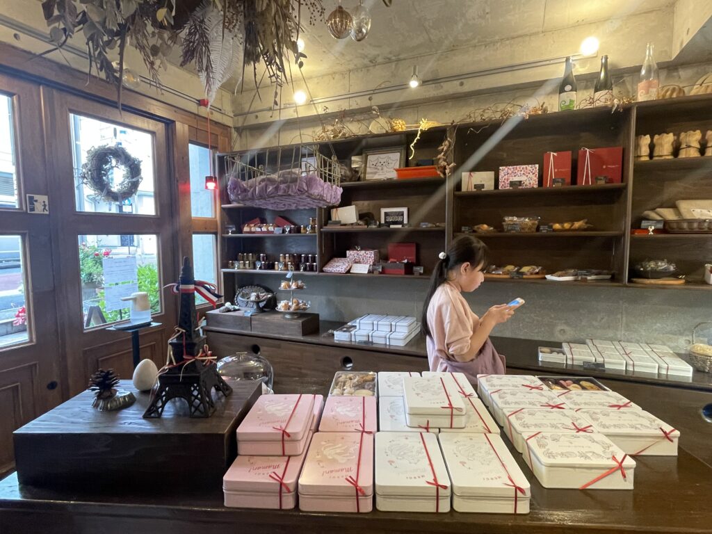 アディクト・オ・シュクル（Addict au Sucre）の店内の様子【その1】