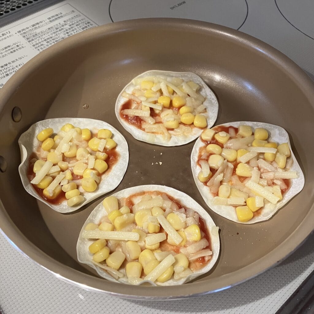 餃子の皮ピザ　餃子の皮　ズボラ