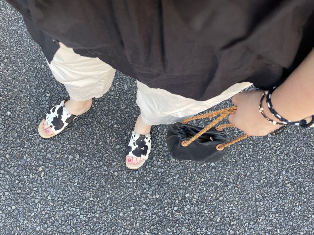 40代女性の2025年8月中旬コーデの足元写真【その5】