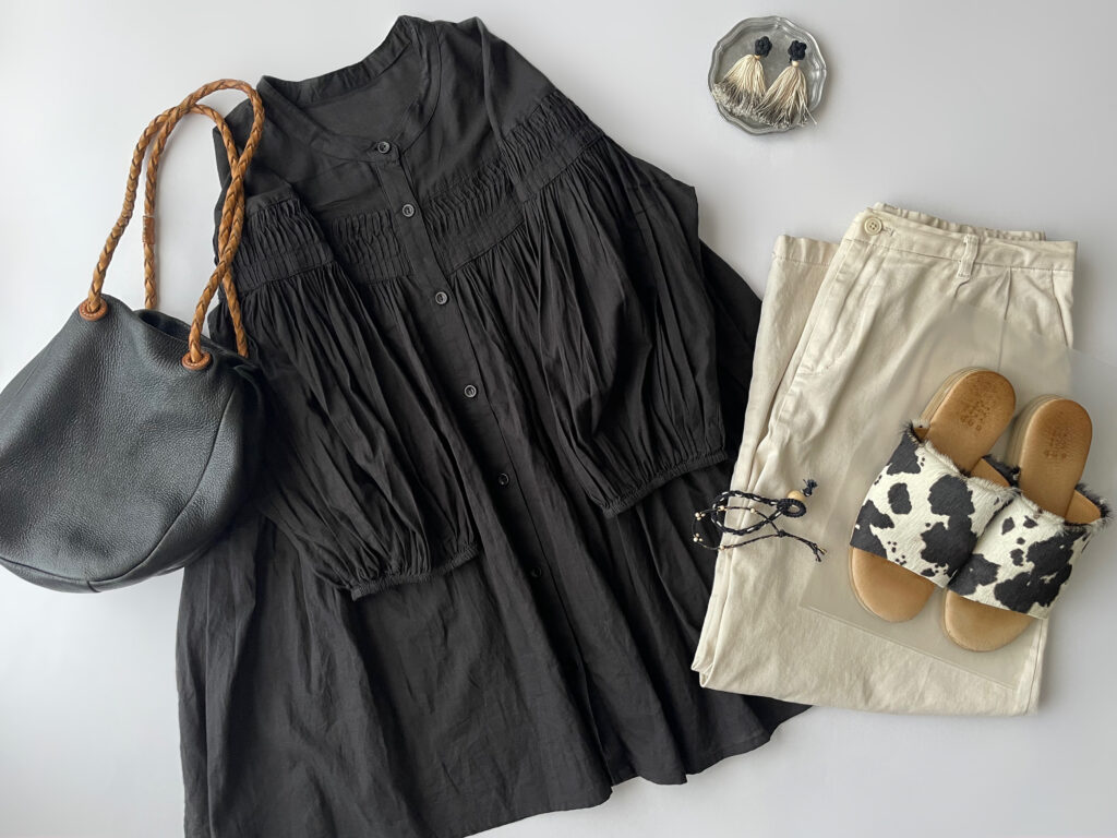 40代女性の2025年8月中旬コーデのフラットレイ画像【その5】