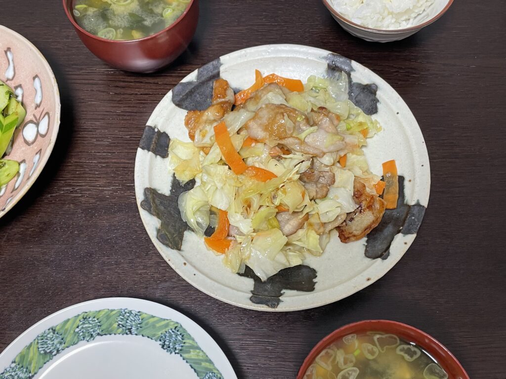 長谷川あかりさんのレシピ「ミニマル肉野菜炒め」を40代主婦が作ってみた写真。