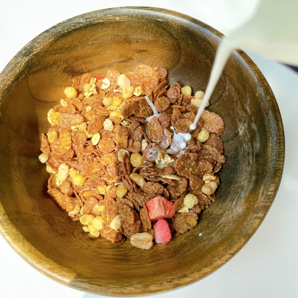 素材まるごとグラノラ 脂質70％オフ 華やぐフルーティショコラ