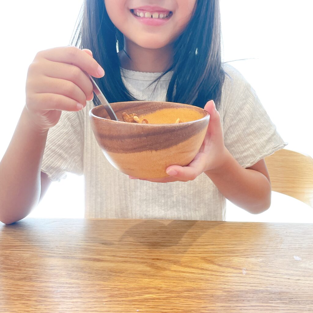 素材まるごとグラノラ 脂質70％オフ 華やぐフルーティショコラ