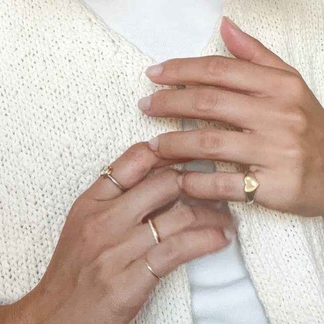 TEN】ハートシグネットリング MIXの着用写真