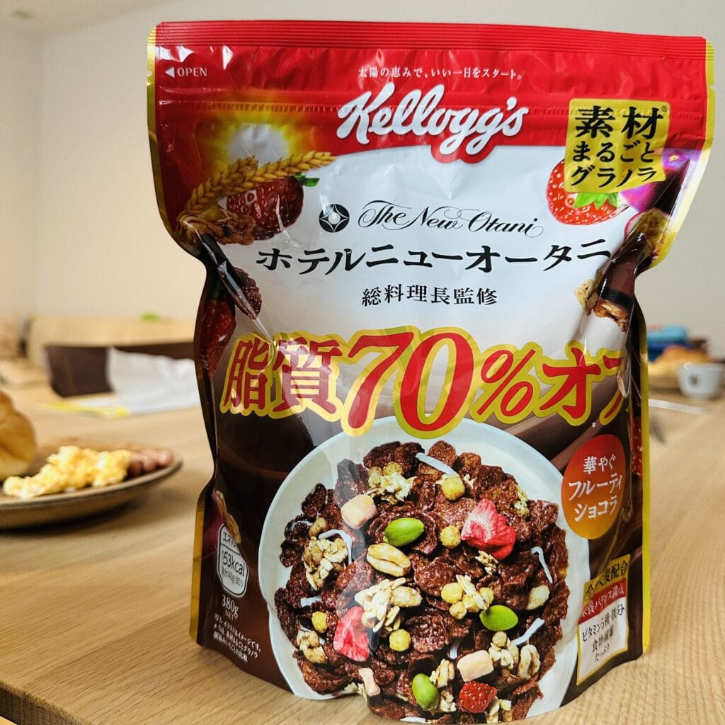 ケロッグ　素材まるごとグラノラ 脂質70％オフ 華やぐフルーティショコラ