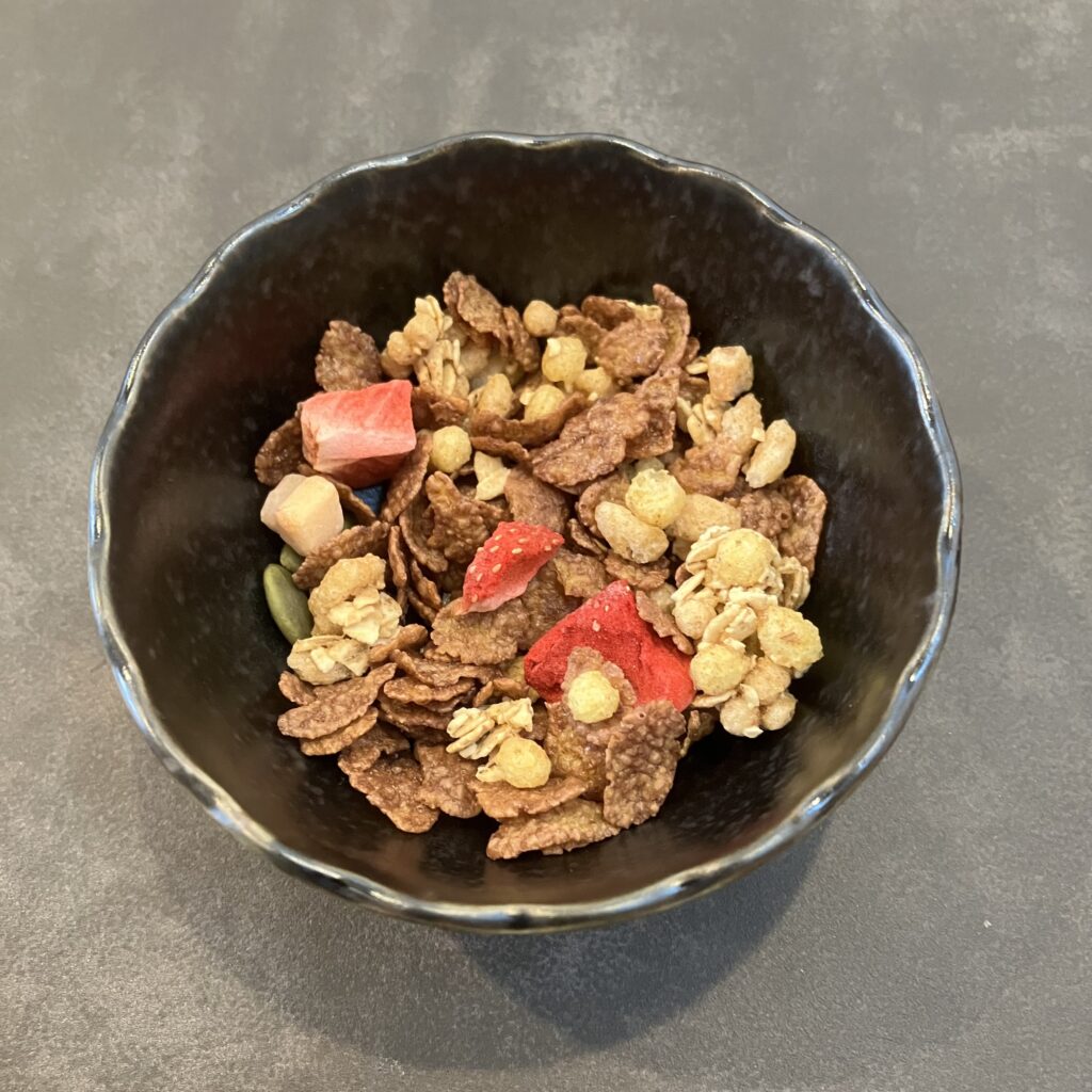 ケロッグ 素材まるごとグラノラ 脂質70%オフ 華やぐフルーティショコラ