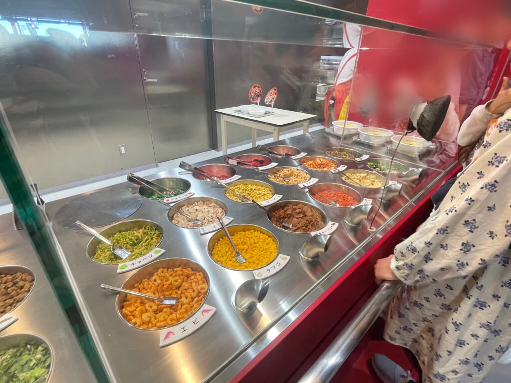 マイU.F.Oファクトリーの具材選びの写真