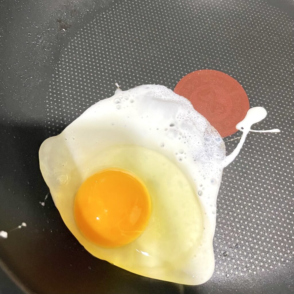 目玉焼き　たまご