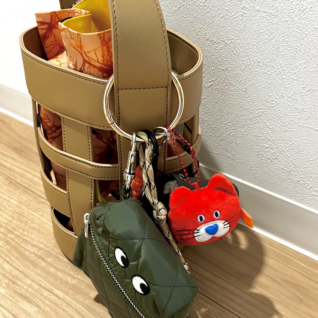 バッグ　マスコット　キーホルダー