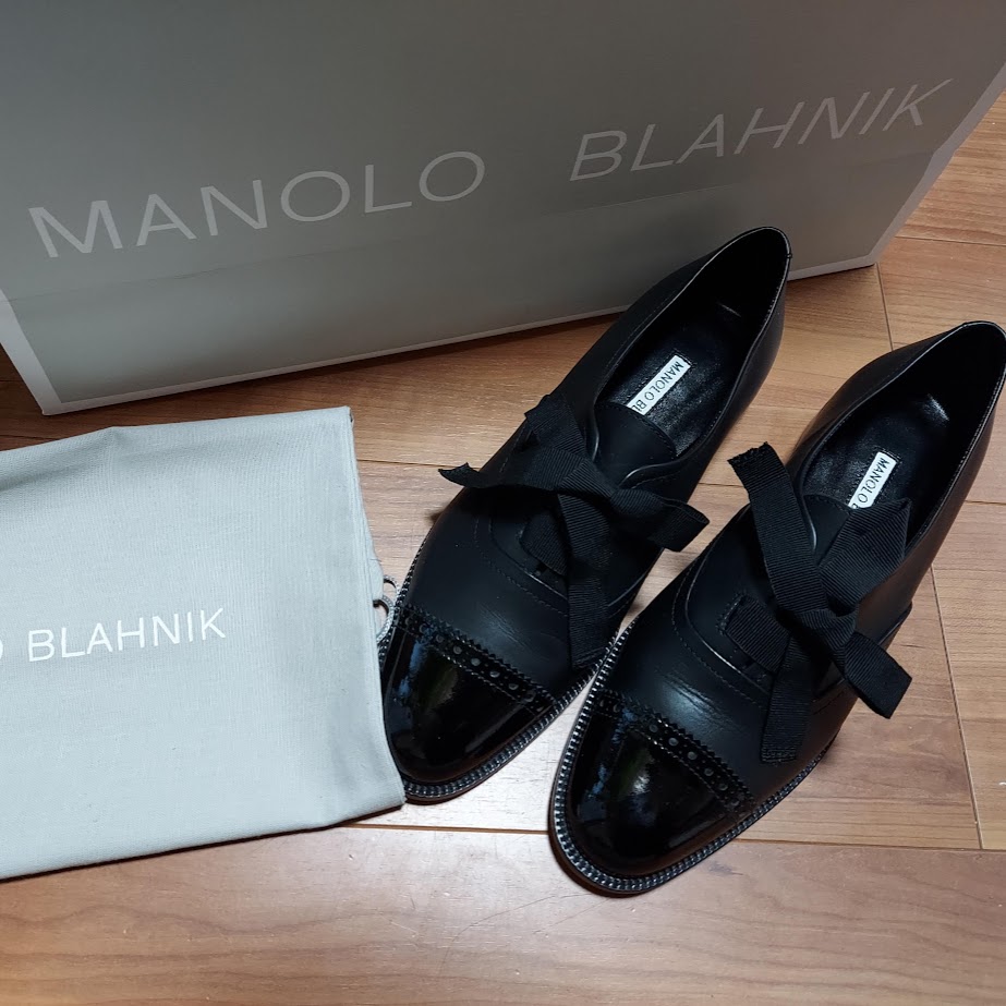 マノロブラニク　かわいげブラック　ローファー