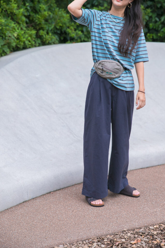 アーバンリサーチ ドアーズ スタイリスト高橋美帆さん　マルチボーダートップスコーデ　ウエストポーチ