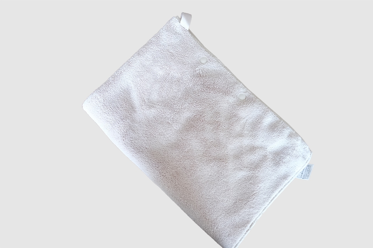 マイクロファイバー スナップボタン付ペット用タオル（小）(990円)
