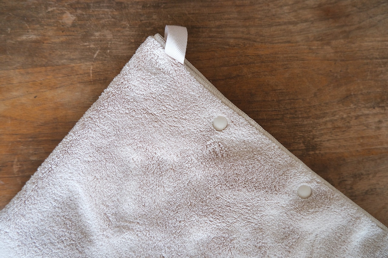 「拭く」じゃなくて「包む」新感覚のペットタオル