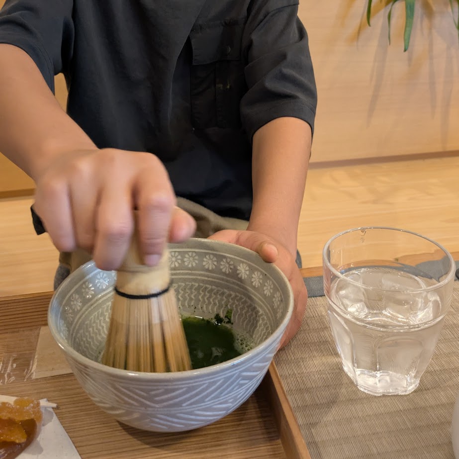 お茶点て　抹茶　西尾