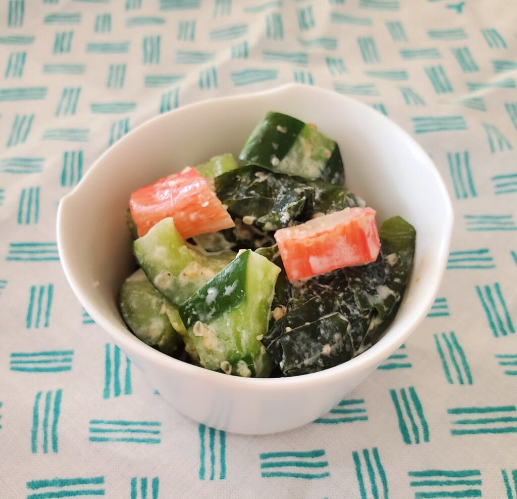 コウケンテツさんの「きゅうり、ワカメ、カニかまのごまマヨサラダ」