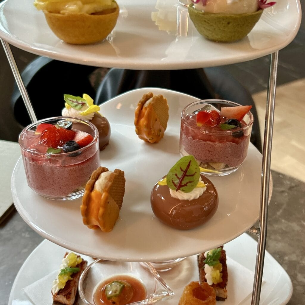 ジャヌ東京　エキゾチックアフタヌーンティー　スイーツのアップ