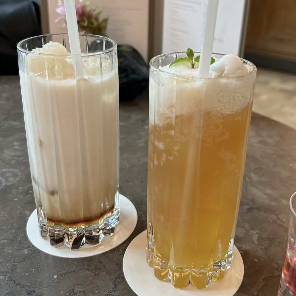 ジャヌ東京　エキゾチックアフタヌーンティー　ドリンク2つ