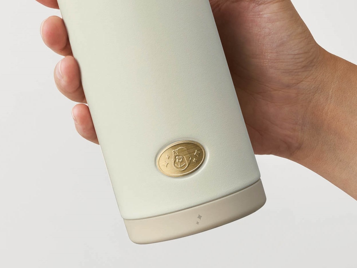 「ゴリラの底ヂカラ」　金のロゴプレート