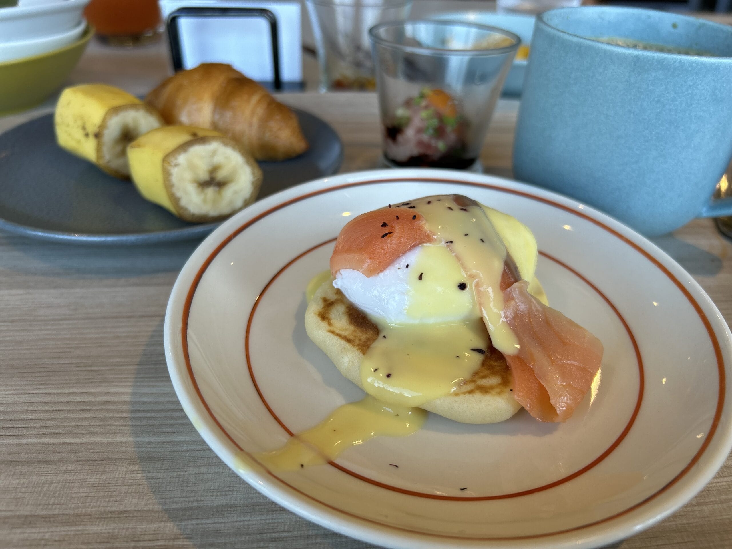 グランドメルキュール浜名湖リゾート＆スパのエッグベネディクトの朝食。