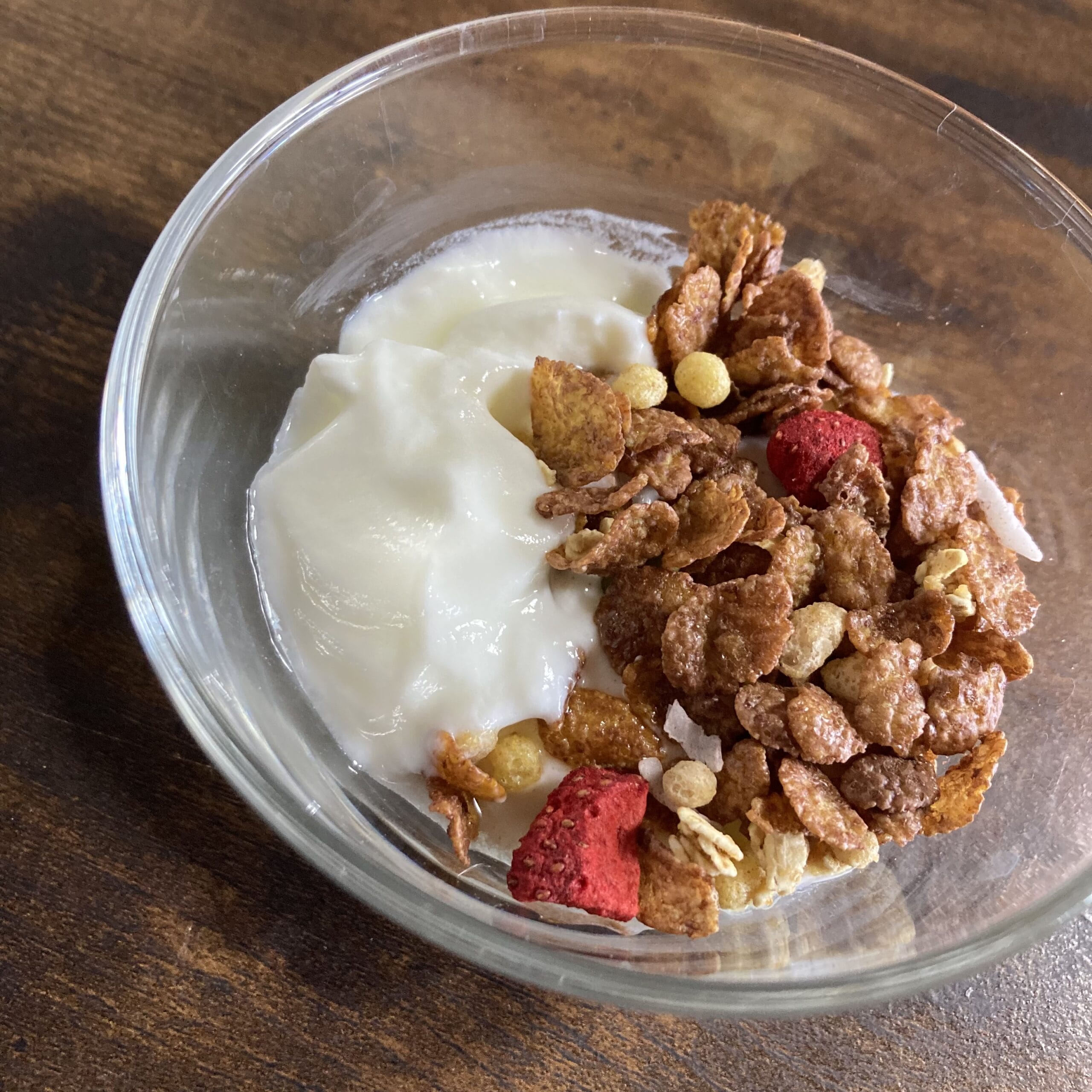 グラノラ ヨーグルトと一緒に