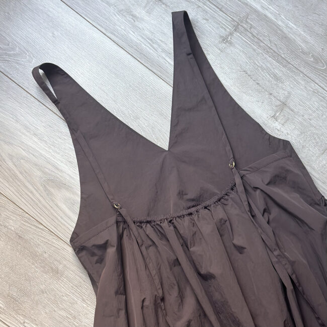 MAQWEL(マクウェル)のソフトタフタワンピース