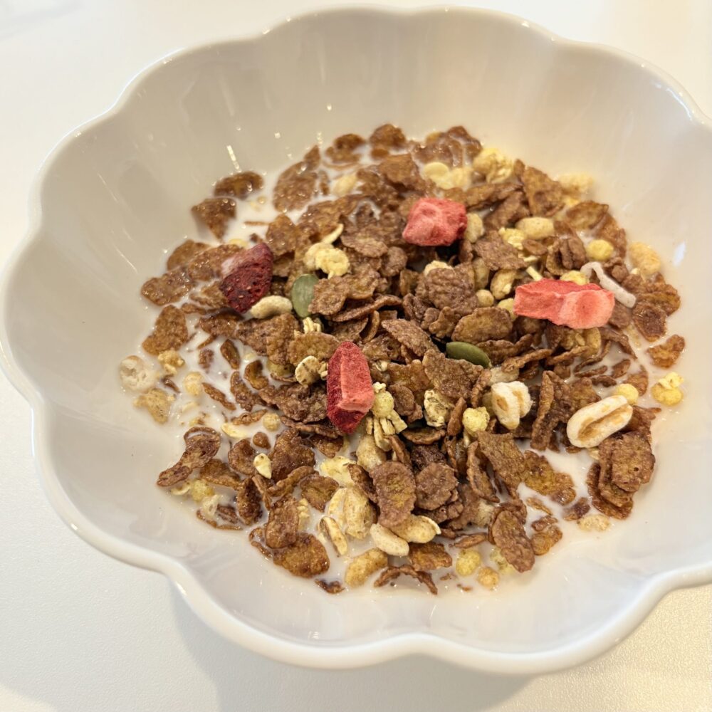 ケロッグ　素材まるごとグラノラ 脂質70%オフ 華やぐフルーティショコラ　ホテルニューオータニ