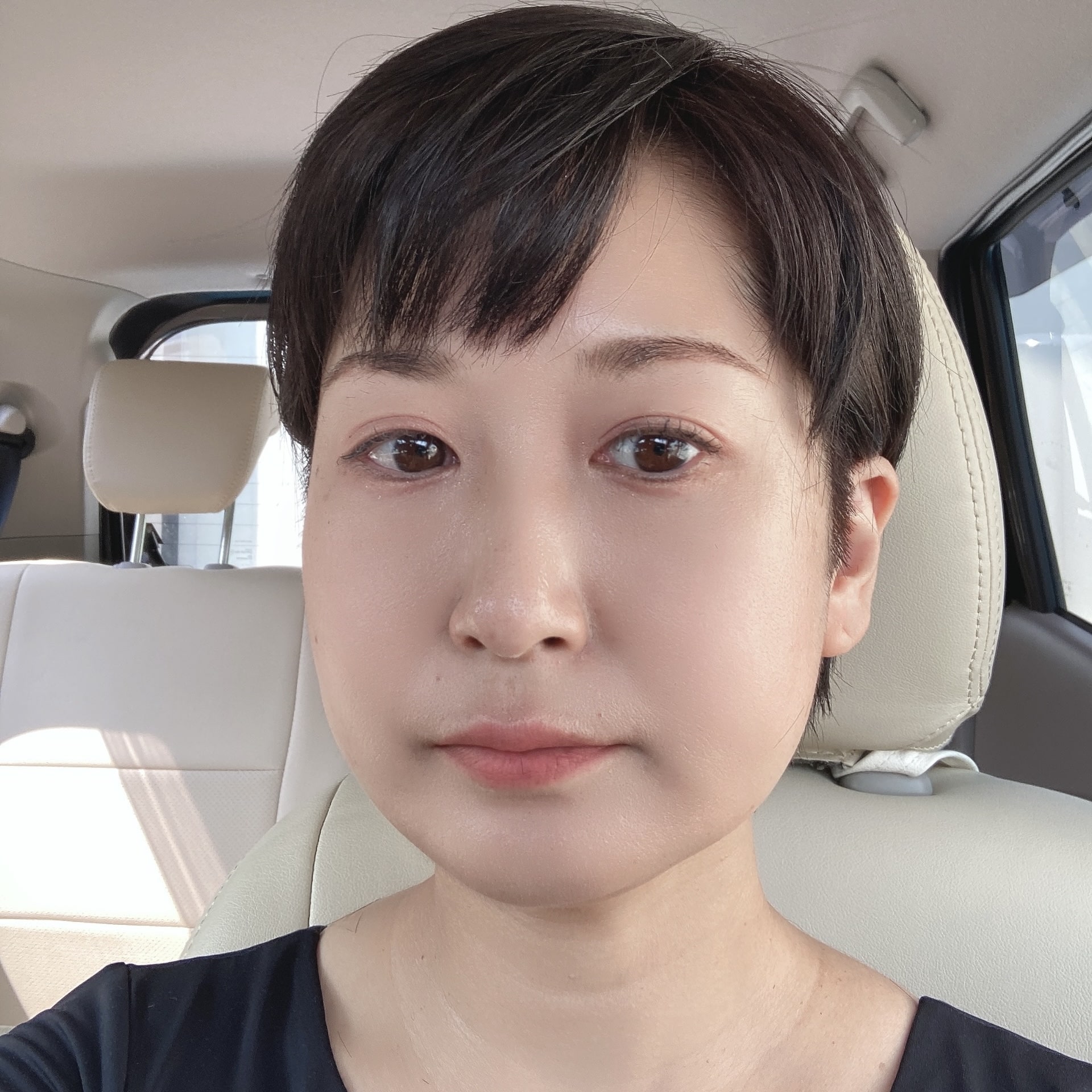 ショートヘア　カット後　黒髪