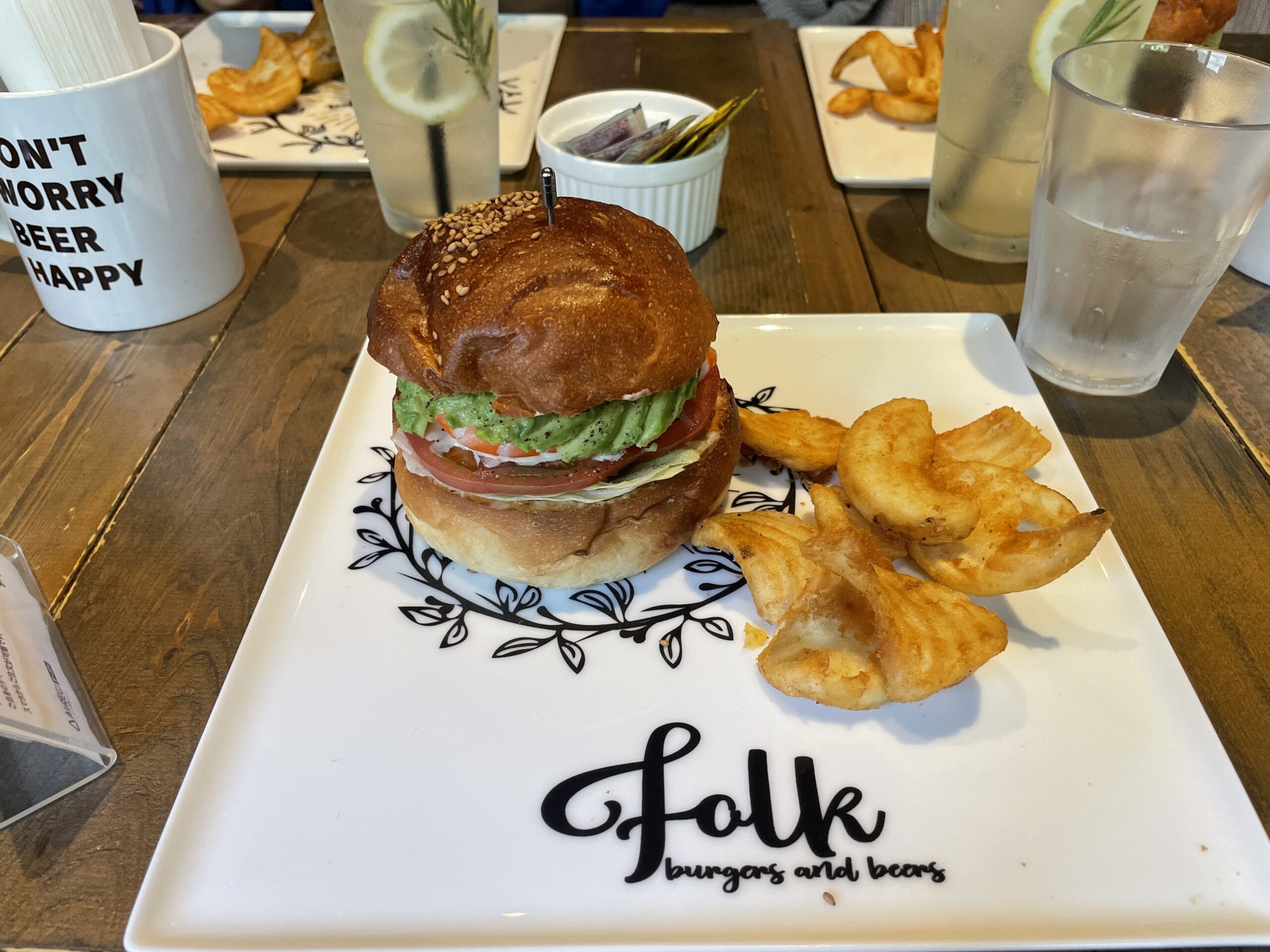 folk burgers & beersのアボカドバーガー