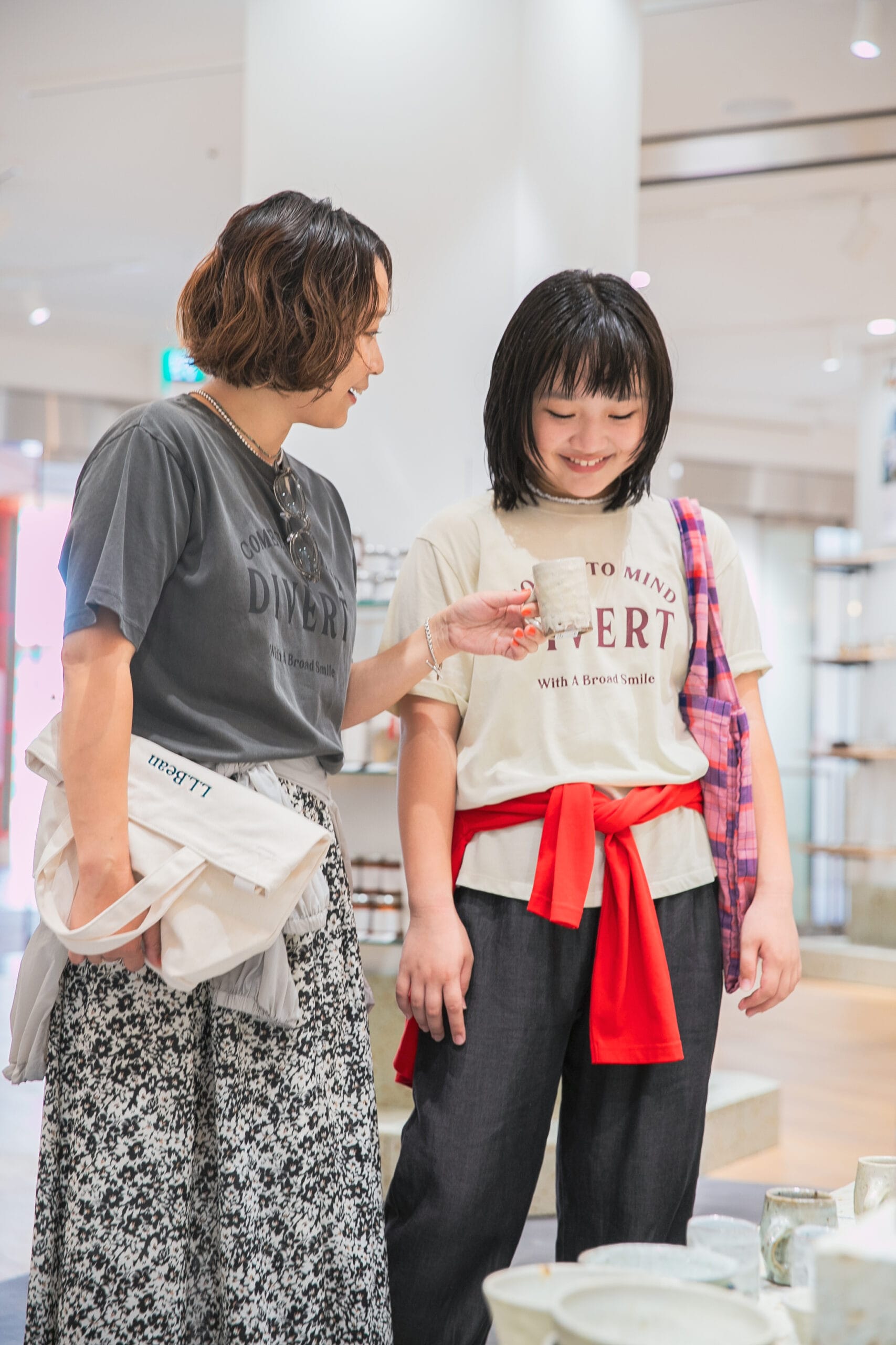 アーバンリサーチ ドアーズ イクスピアリ店　スタイリスト徳永千夏さんが親子で来店　次女とリンクコーデ